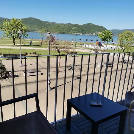 Terassa * 돈지 밀라노바츠