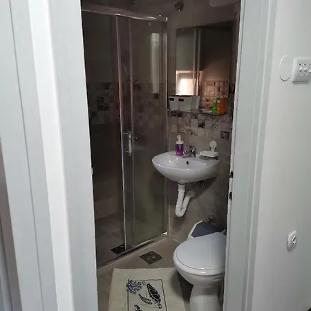 Terassa * 돈지 밀라노바츠