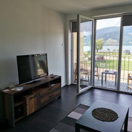 Terassa 돈지 밀라노바츠