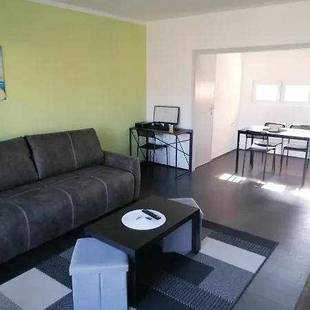 Terassa * 돈지 밀라노바츠